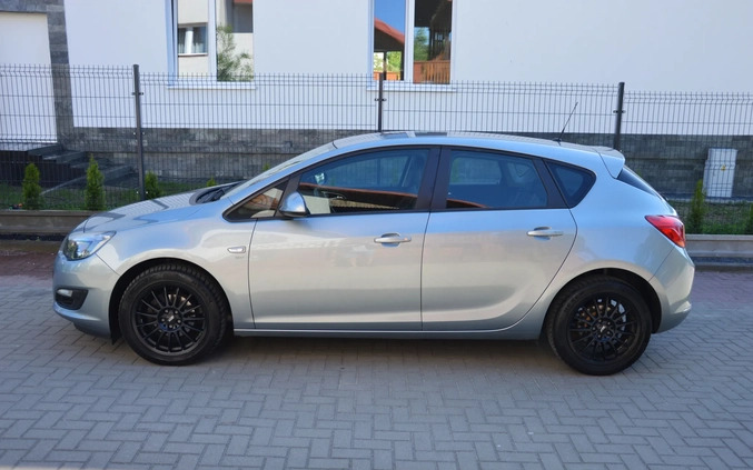 Opel Astra cena 32900 przebieg: 180000, rok produkcji 2014 z Płock małe 562